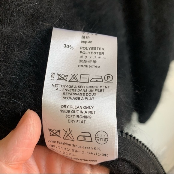 Angora Blend Black Fuzzy Gray Floral Circle Designer Inspired Tunic Sweater Sz 6 - Picture 9 of 9